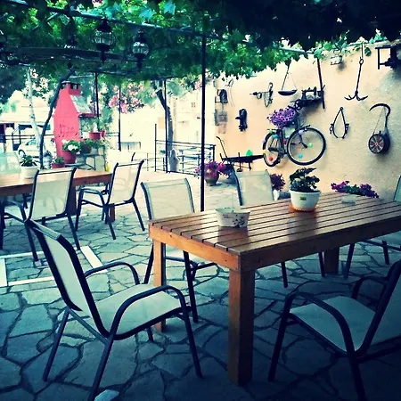 Foteini Pensionat 3*